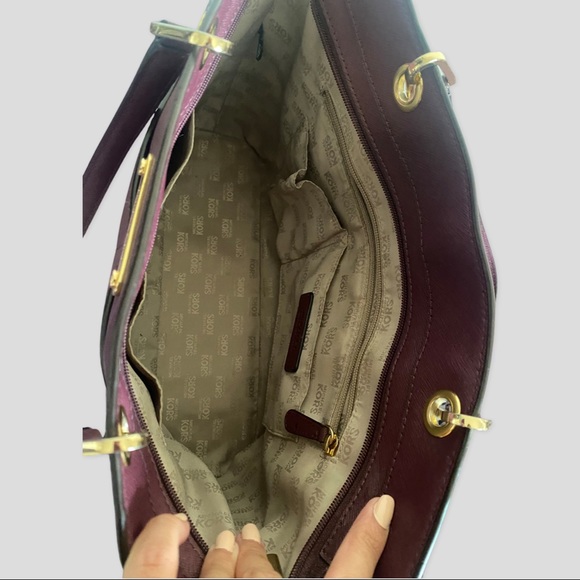 ‼️Sold‼️ Michael Kors handbag - Picture 6 of 6